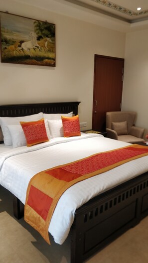 Villa | Minibar, desk, blackout curtains, iron/ironing board - Atharva Jaipur (Jaipur)