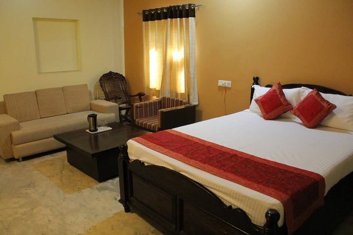 Villa | Minibar, desk, blackout drapes, iron/ironing board (on request)