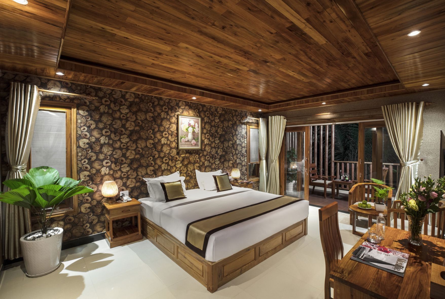 Premium bedding, minibar, in-room safe, desk