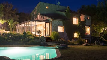 Seasonal outdoor pool, a natural pool, open open 24 hours, sun loungers