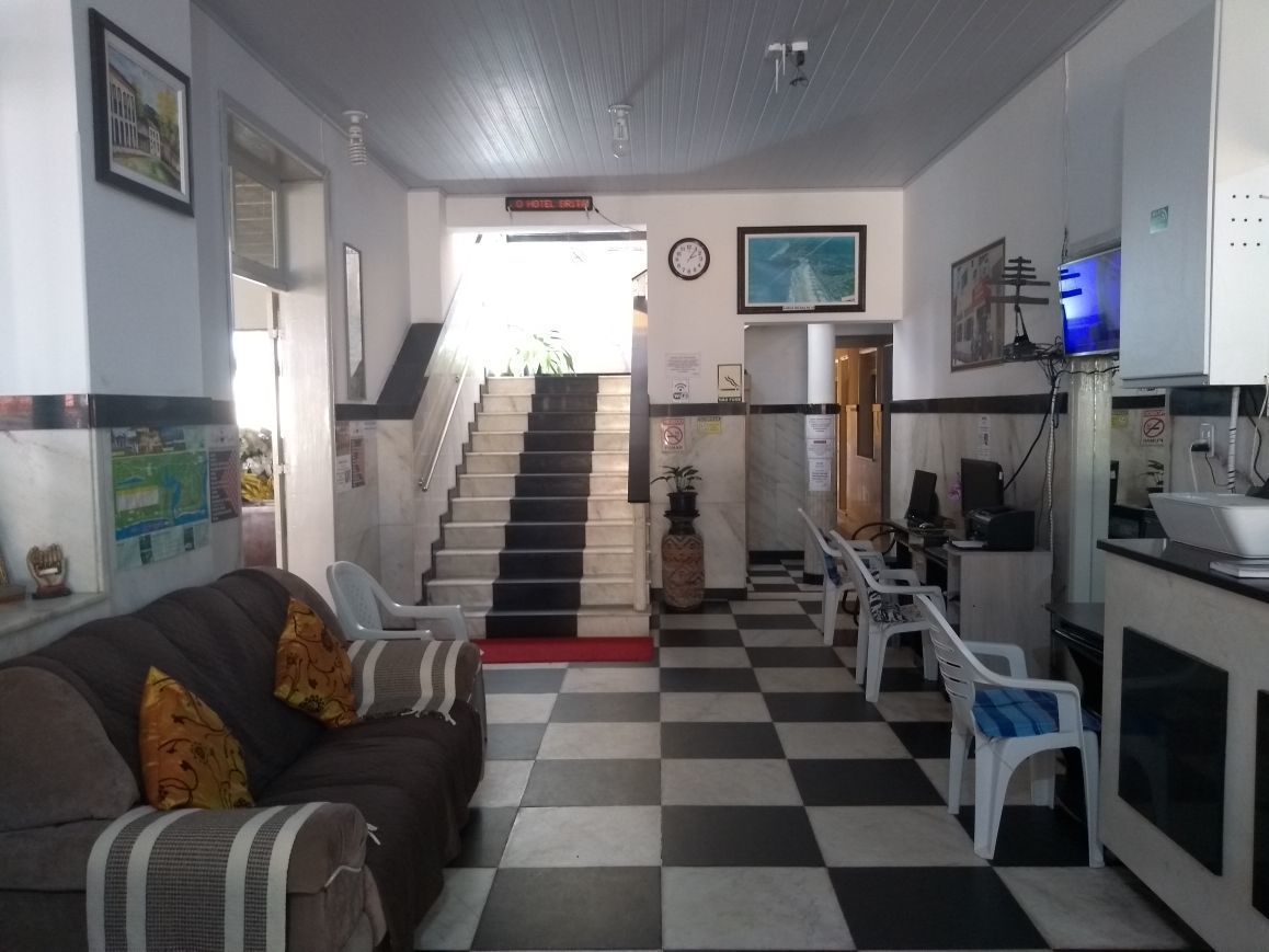 Área de estar no saguão