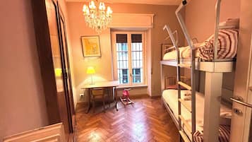 Apartment, 3 Bedrooms | 2 bedrooms, free WiFi, bed sheets
