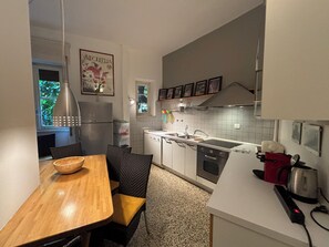 Apartment, 3 Bedrooms | Private kitchen