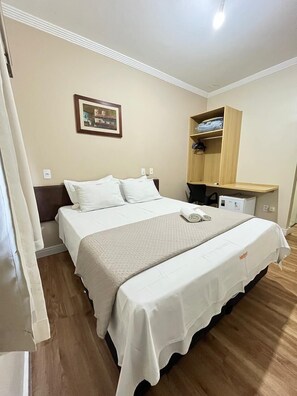 Double Room | Minibar, iron/ironing board, free WiFi - Hotel Marcan (Sumare)