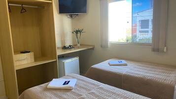 Twin Room | Minibar, iron/ironing board, free WiFi