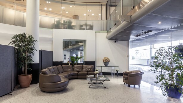 Lobby sitting area - Point West Apartments (London)