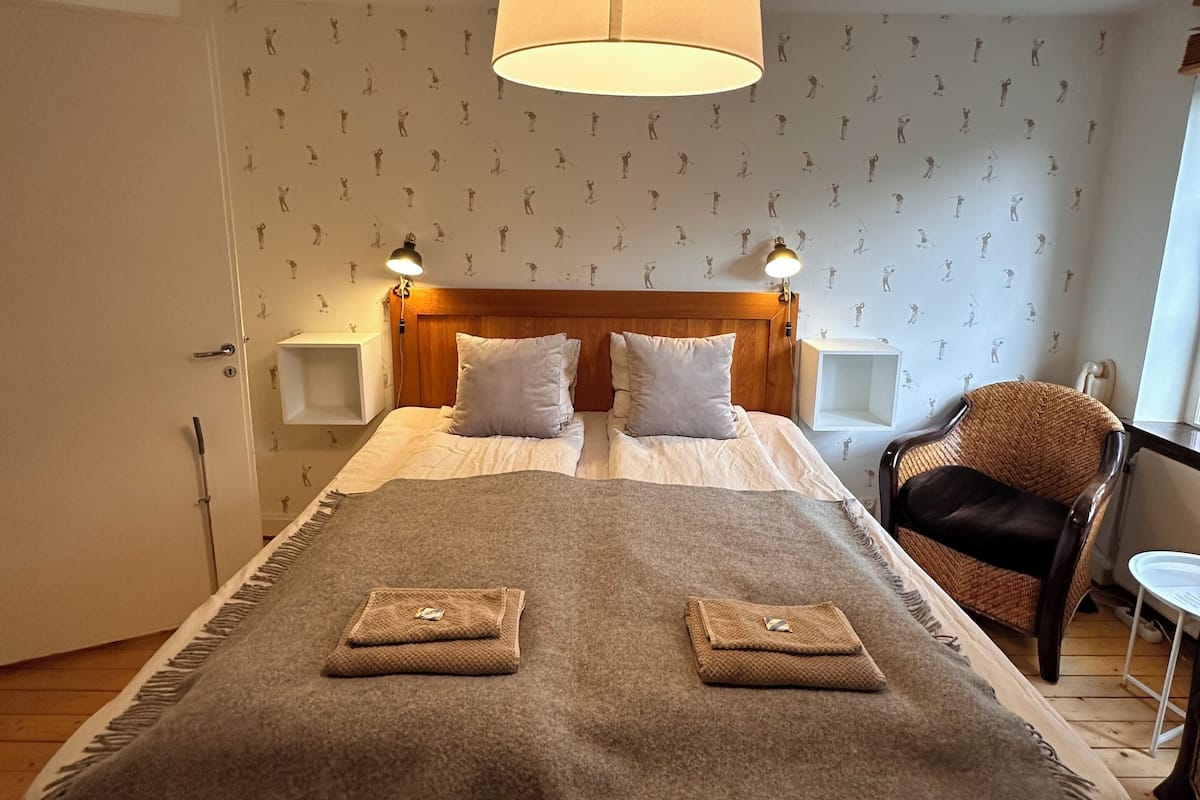 Standard Double Room - 1 King Bed (Room 1) | Individually decorated, individually furnished, iron/ironing board