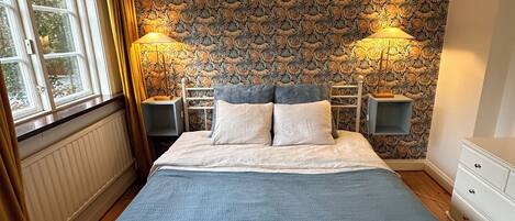 Habitación estándar doble, 1 cama de matrimonio grande con sofá cama | Decoración individual y mobiliario individual