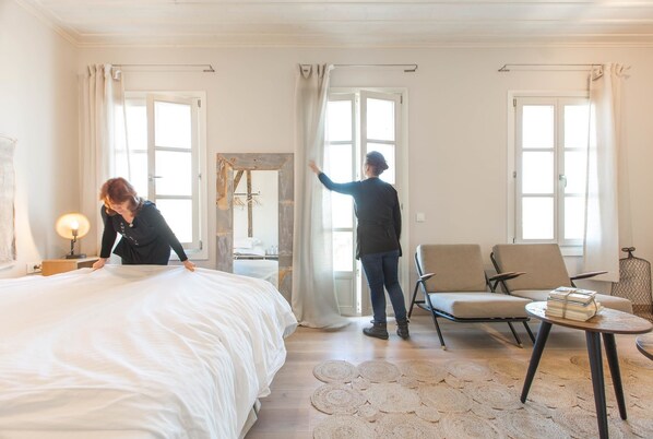 Queen Room, Sea View (2nd Floor)