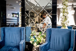 Lobby - Prestige Deluxe Hotel & Aquapark Club - All Inclusive (Golden Sands)