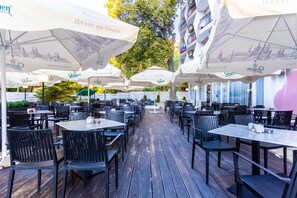 Terrace/patio - Prestige Deluxe Hotel & Aquapark Club - All Inclusive (Golden Sands)
