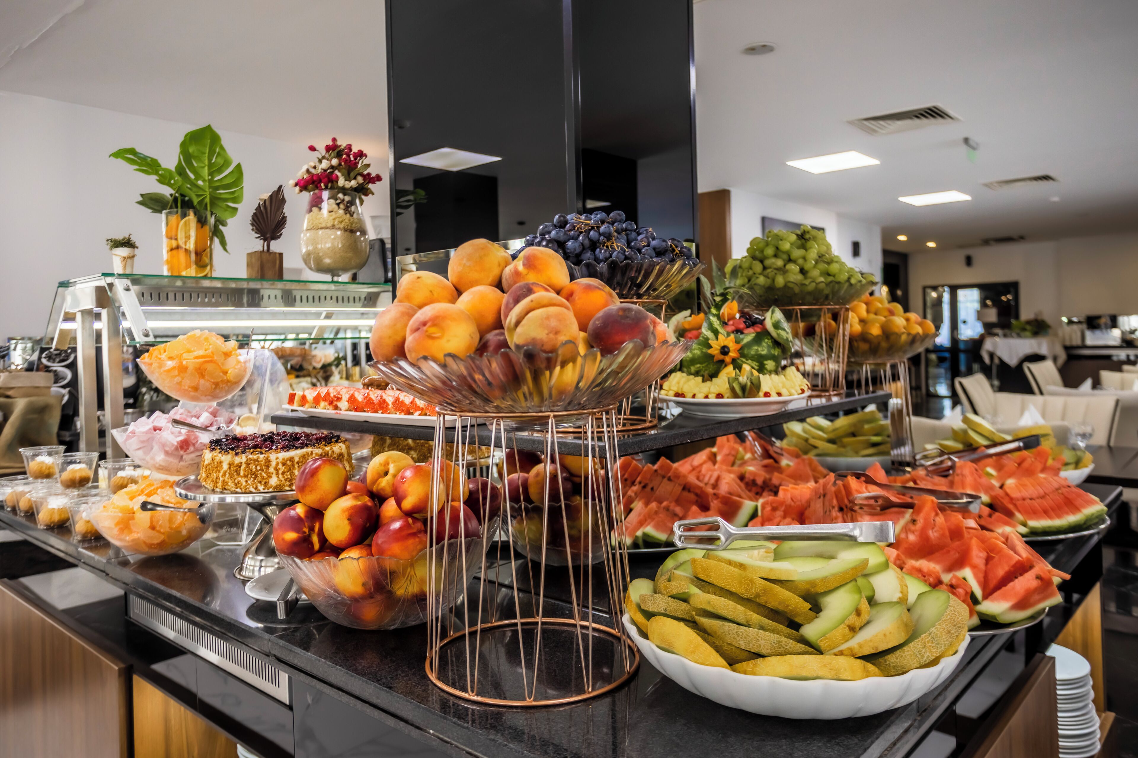 Breakfast, lunch, dinner served; international cuisine 