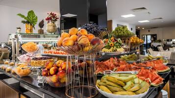 Breakfast, lunch, dinner served; international cuisine