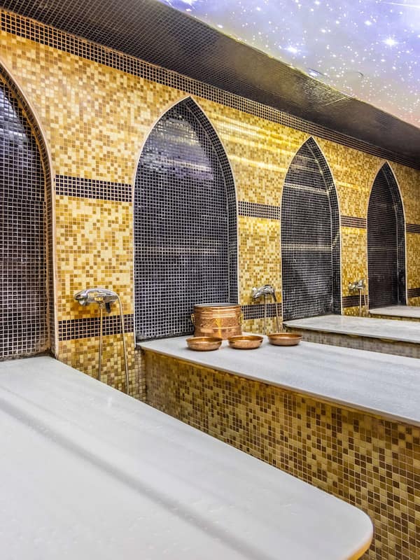 Sauna, tab panas, bilik wap, mandi tangas / hammam, rawatan badan