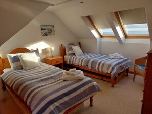 Comfort appartement, 2 slaapkamers | 2 slaapkamers, donsdekens, individueel gedecoreerd