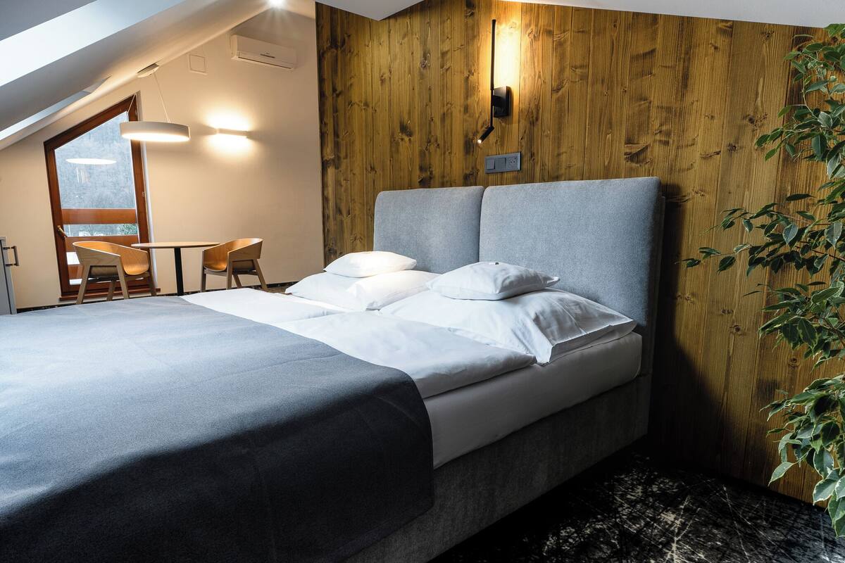 comfort suite | 1 bedroom, hypo-allergenic bedding, select comfort beds, minibar