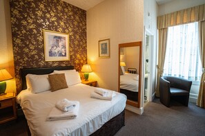 Traditional Double Room | Premium bedding, individually decorated, individually furnished, desk - Can-Y-Bae (Llandudno)