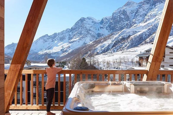 Superior Suite, 3 Bedrooms, Jetted Tub | Room amenity