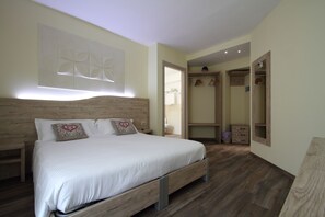 Chambre supérieure double ou avec lits jumeaux | Minibar, bureau, espace de travail pour ordinateurs portables