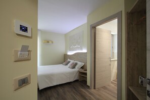 Superior Double or Twin Room | Minibar, desk, laptop workspace, soundproofing - B&B Il Viottolo (Roccaraso)