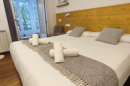 Superior Double Room, Balcony, City View | Living area | 20-inch flat-screen TV with digital channels