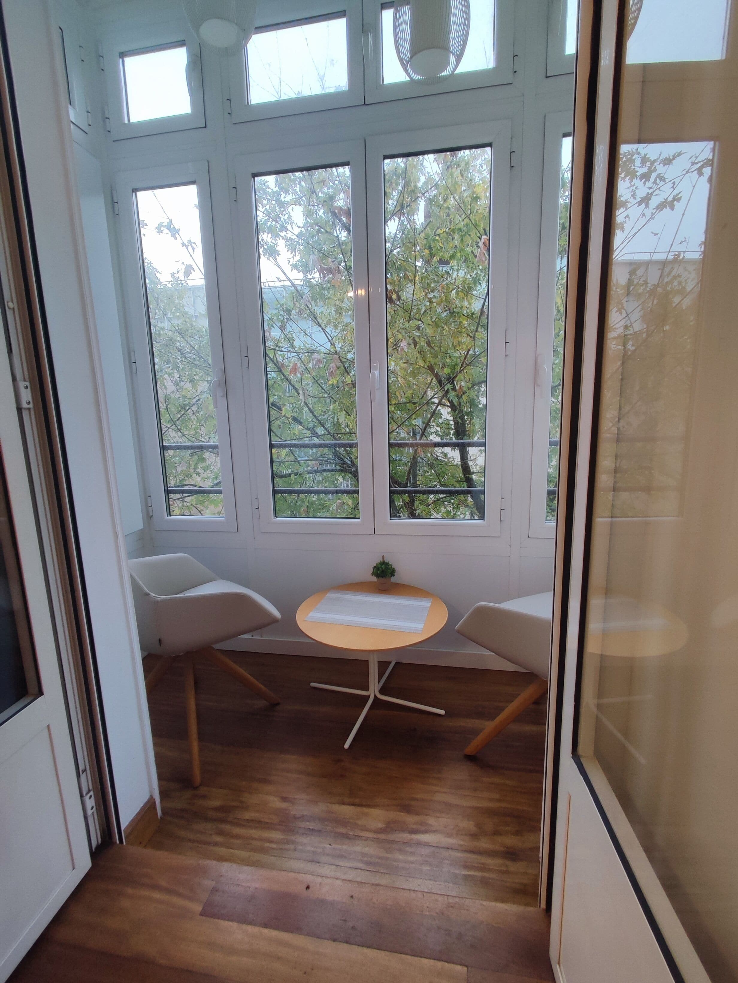 Superior Double Room, Balcony, City View | Living area | 20-inch flat-screen TV with digital channels