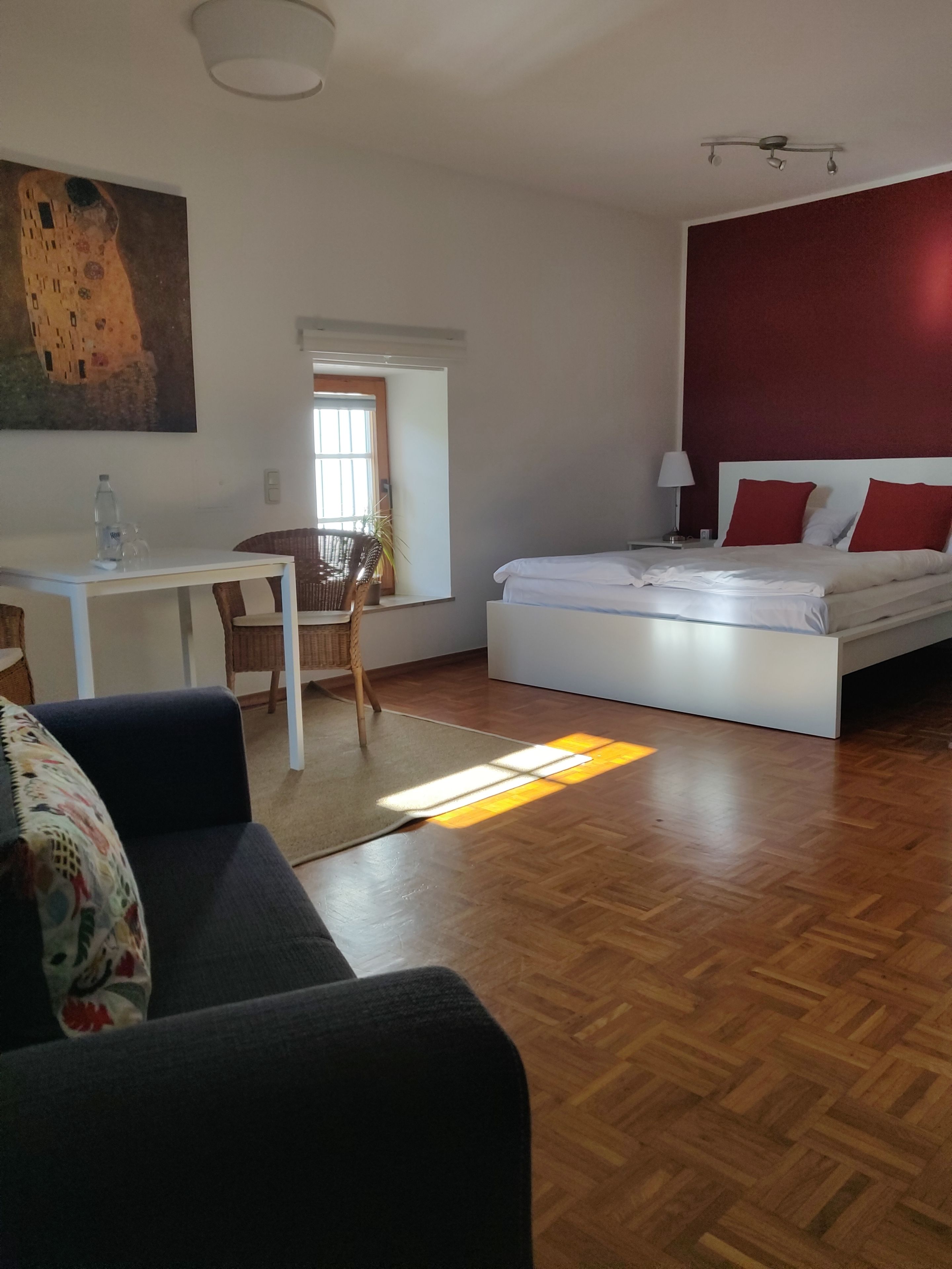 double room | desk, blackout curtains, free wifi, bed sheets