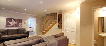 Pelicanstay in Churchill Meadows