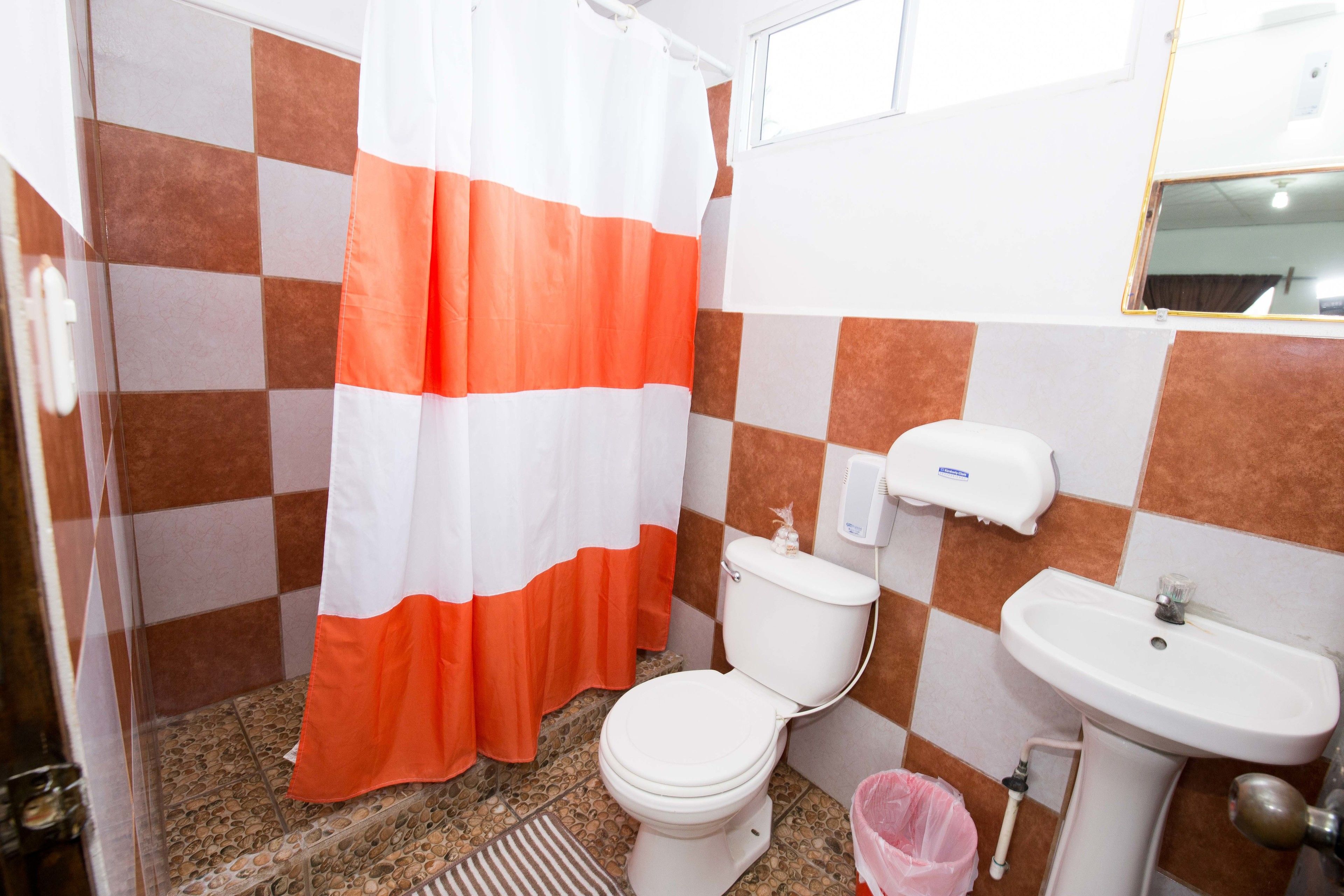 shower, free toiletries, towels