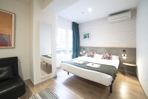 1 chambre, chambres insonorisées, Wi-Fi gratuit, draps fournis