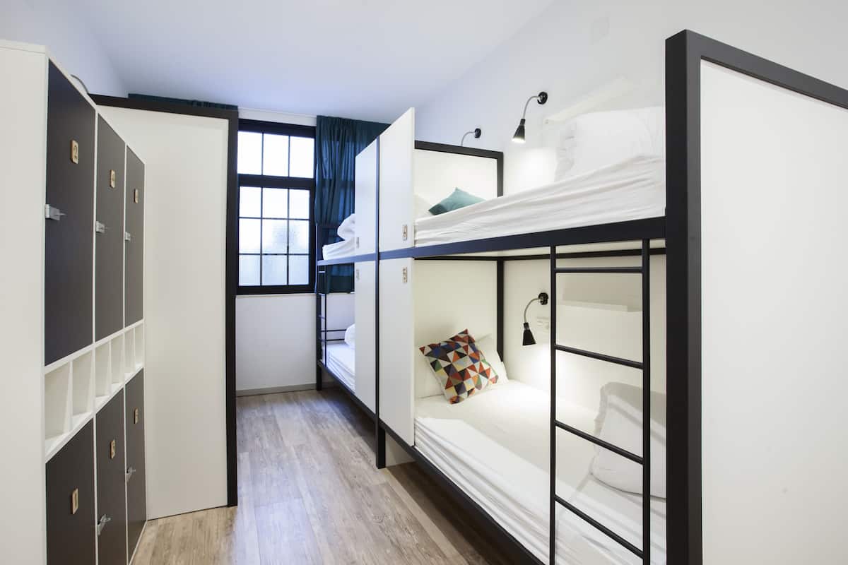 共同ドミトリー 男女共用ドミトリー 共用バスルーム (6 beds) | 1 室のベッドルーム、防音設備、WiFi (無料)、ベッドシーツ