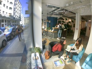 Front of property - Koba Hostel (San Sebastián)