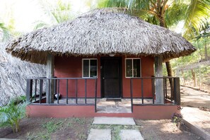 Deluxe-Zimmer, Mehrere Betten, Nichtraucher | Schreibtisch, kostenloses WLAN, Bettwäsche