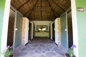 Free toiletries, towels - Papaya Lodge Las Flores (El Cuco)