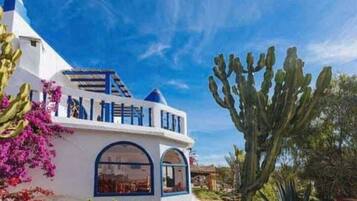 Fjölskylduherbergi - 1 svefnherbergi - reyklaust - útsýni yfir hafið | 1 svefnherbergi, rúmföt af bestu gerð, skrifborð, rúmföt