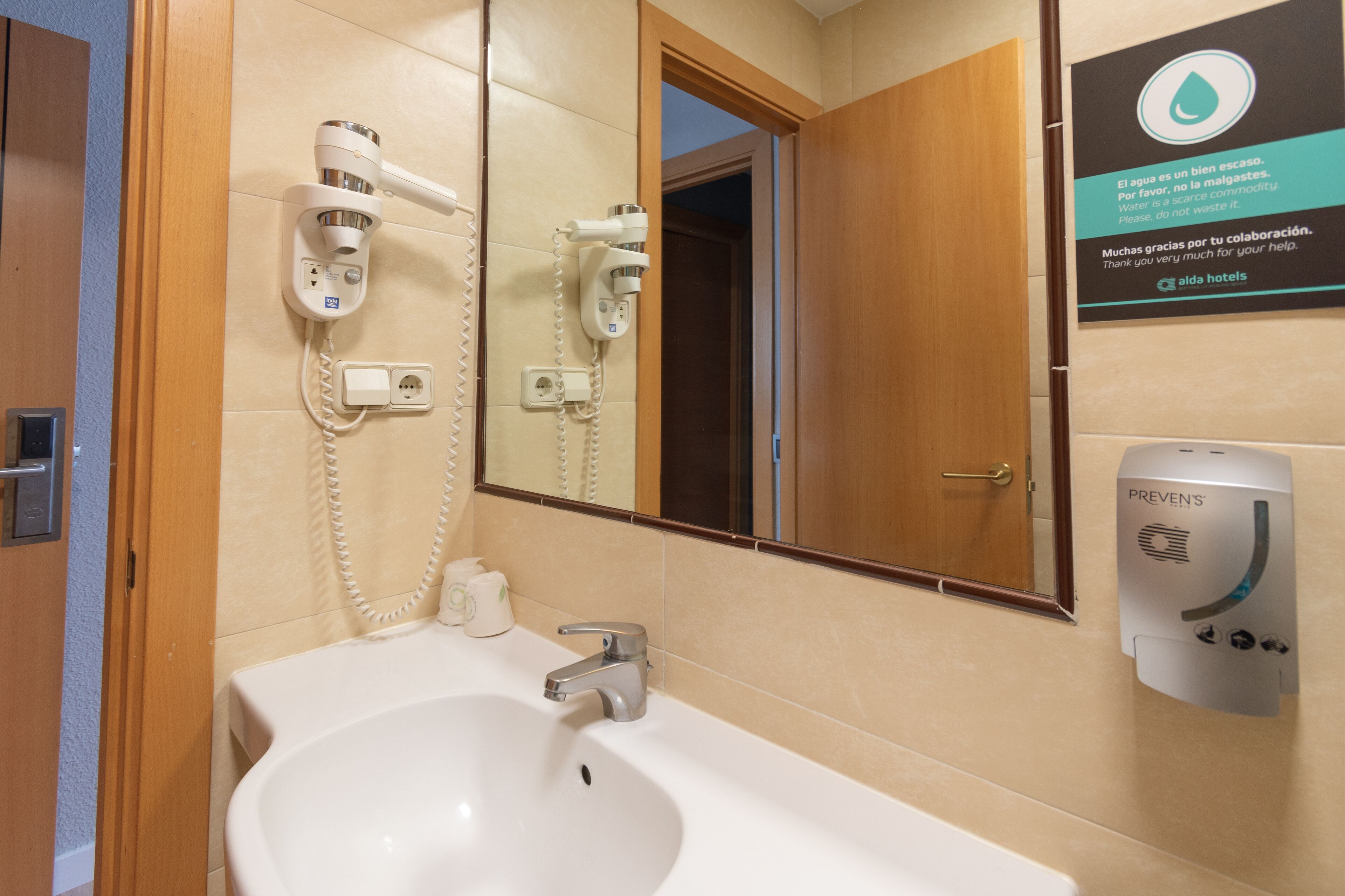 superior double room | bathroom | free toiletries, hair dryer, towels
