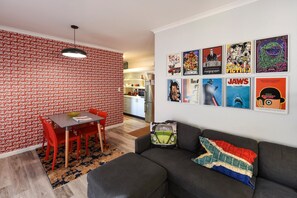 經濟公寓, 2 間臥室 | 客廳 | 平面電視