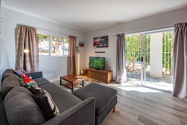 Apartamento econômico, 2 quartos | Vista do quarto