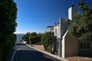 Exterior - Die Badhuis, Gordons Bay (Cape Town)