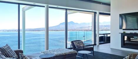 22 Protea | Living area