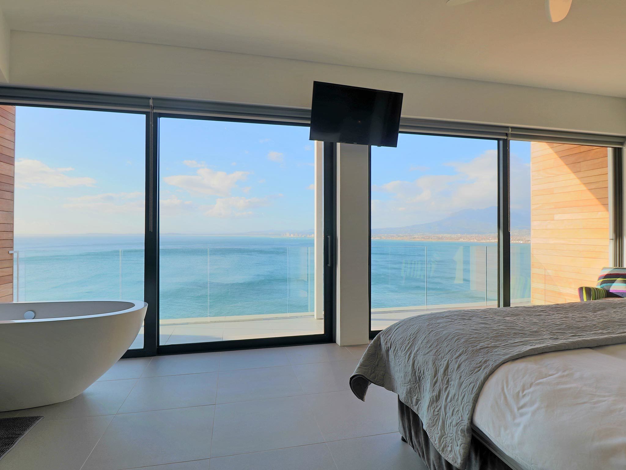 Rumah Mewah, 6 kamar tidur | Setrika/meja setrika, Wi-Fi gratis, dan seprai linen