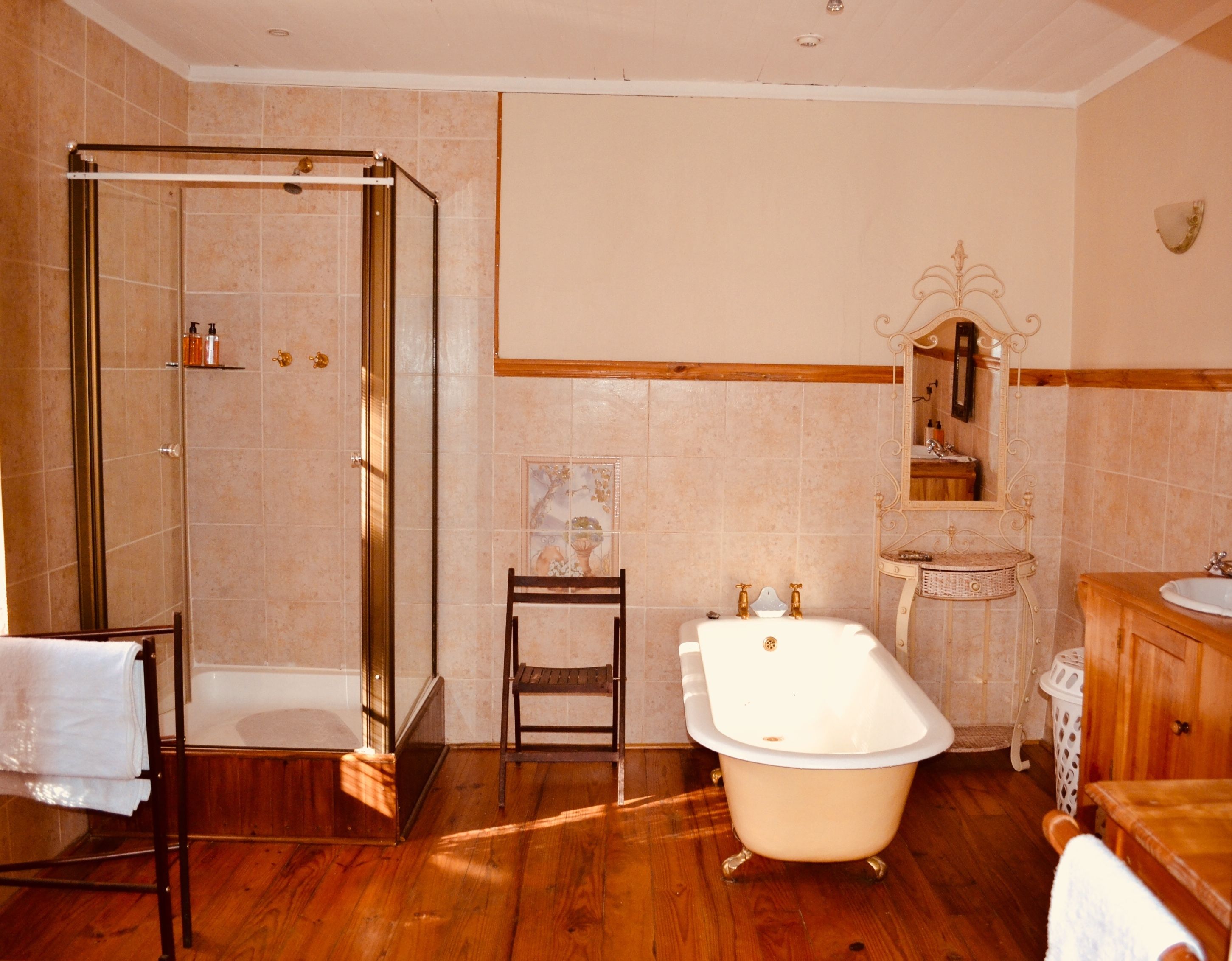 Family Room | Bathroom