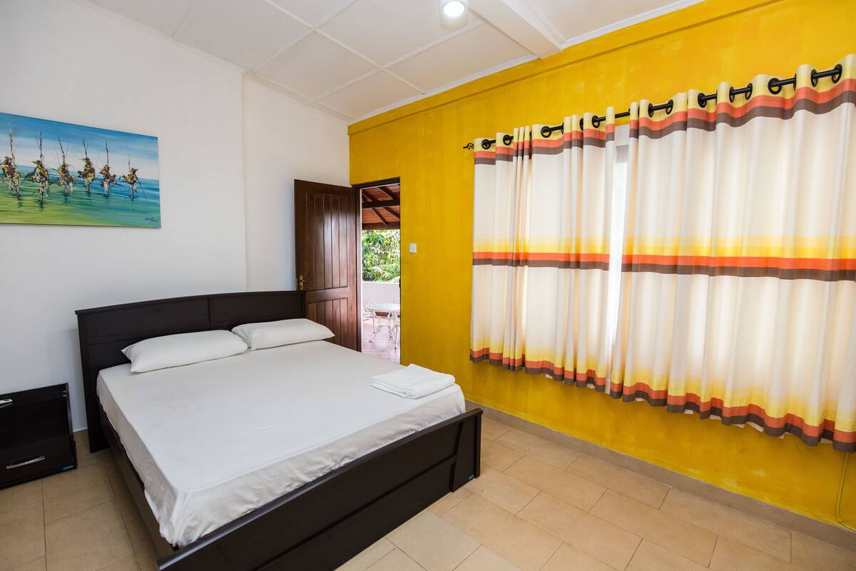 Executive Room | Minibar, individually decorated, individually furnished, free WiFi