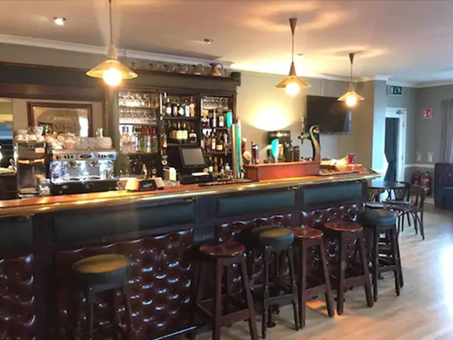 Bar (en la propiedad)