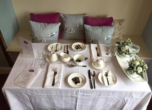 Se sirven desayunos, almuerzos, cenas y cocina internacional 