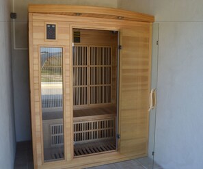Sauna, hot tub, body wraps