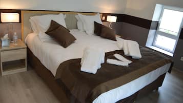 Cottage (Les Quatre Saisons) | 2 bedrooms, minibar, individually decorated, individually furnished