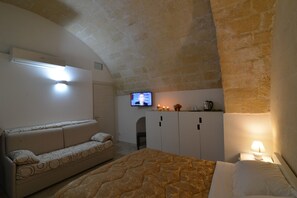 Habitación doble (n.1) | Ropa de cama de alta calidad y decoración individual