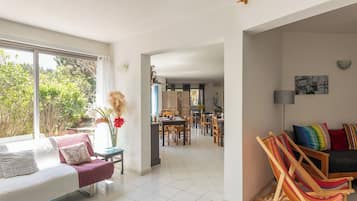 Área de estar no saguão