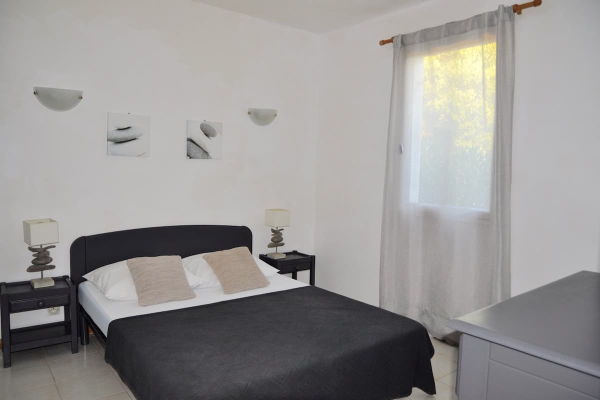 Apartment, 1 Bedroom (2P5p) | 2 bedrooms, premium bedding, individually decorated